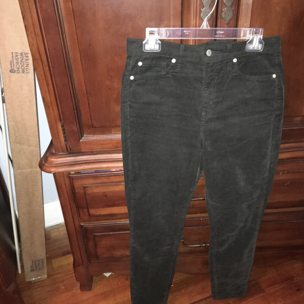 Gap black high waisted slim fit straight leg cords